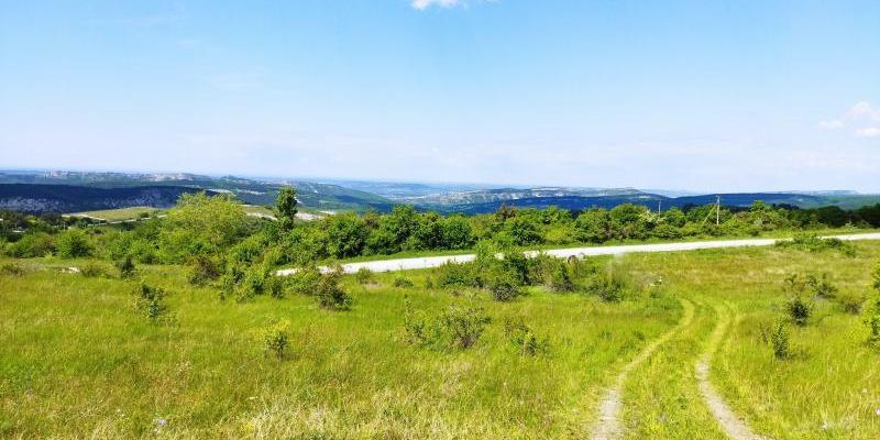 В Крыму учителям начали бесплатно давать землю