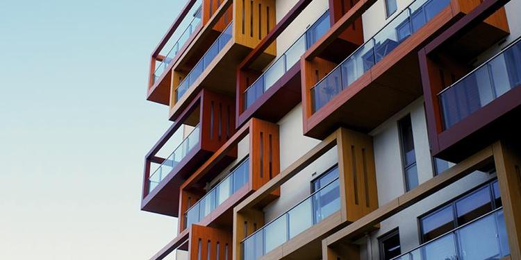 Балконы – быть или не быть? О противоречивости новых трендов