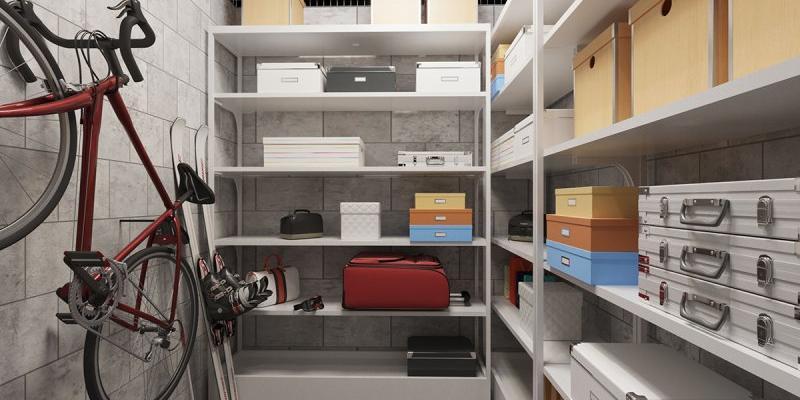 Россияне массово скупают кладовки в Москве. Как необычная недвижимость приносит им миллионы?