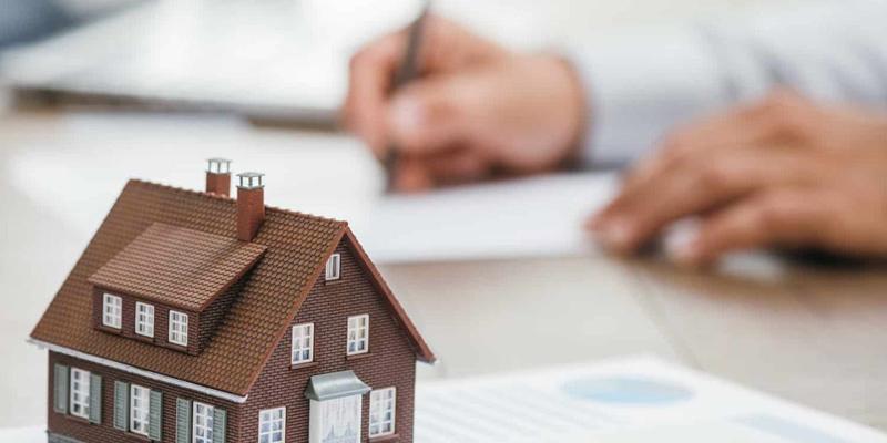 «Доллар борется с повесткой из военкомата». Что происходит на рынке жилья