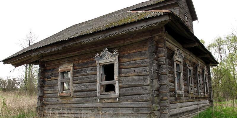 300 евро за метр: старые избы стали разбирать на дизайнерские материалы