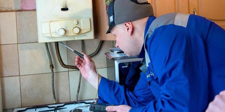 Когда собственник квартиры может законно не впускать к себе работников коммунальных служб