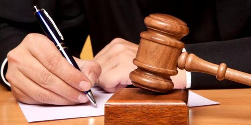 После регистрации в квартире бывшей супруги мужчина заявил, что выписать его уже нельзя: что решил суд