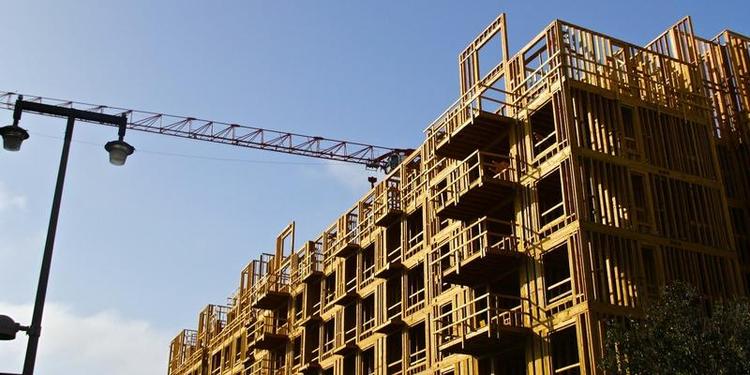 Назад в будущее. Минстрой готовит правила строительства деревянных высоток