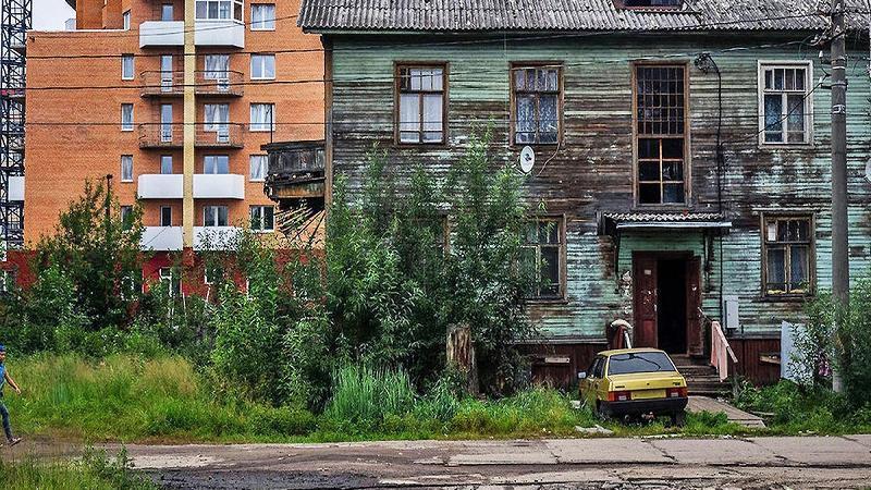 Почти 11,8 млн кв.м аварийного жилья расселили в РФ с 2019 года