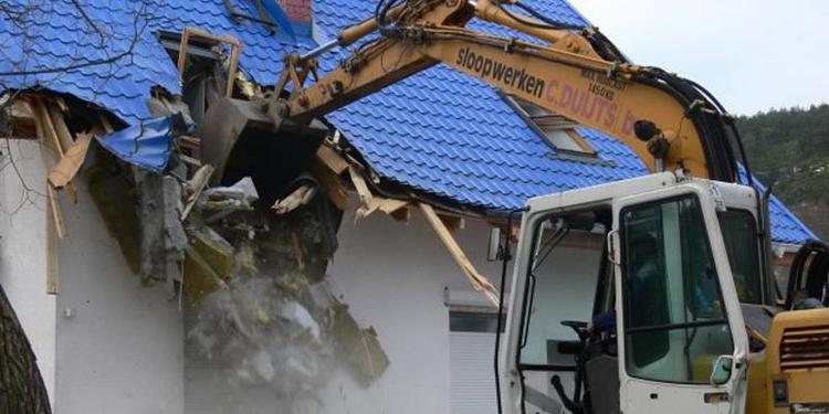 Какие самовольные постройки можно узаконить, а какие придется сносить