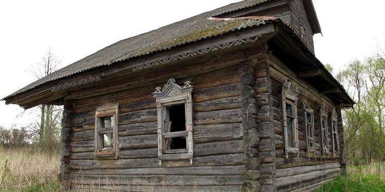 300 евро за метр: старые избы стали разбирать на дизайнерские материалы